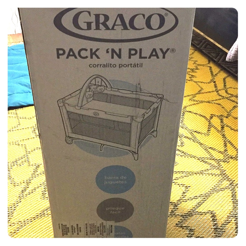 Graco Pack ‘N Play (pink black & white)